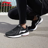 李寧（LI-NING）越影減震跑鞋男新款網(wǎng)面透氣體育中考軟底男士運(yùn)動(dòng)休閑跑步鞋 黑色/標(biāo)準(zhǔn)白 (輕質(zhì)跑鞋) 42