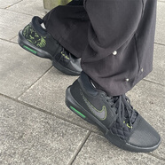 耐克（NIKE）新款LeBron 8男子詹姆斯場上實戰(zhàn)黑色耐磨緩震舒適百搭運動籃球鞋 FB2237-002黑色 40 (250mm)