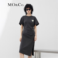MO&Co.抗菌防螨愛(ài)心珠片解構不對稱(chēng)設計感顯瘦連衣裙摩安珂 鋼灰色-第1批 M 165