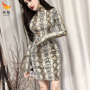 咚憬 女主衣服2025秋冬新款氣質(zhì)名媛豹紋半高領(lǐng)緊身顯瘦包臀長(cháng)袖連衣 蛇紋 L