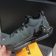 耐克（NIKE） 【極速發(fā)貨】Witness VII EP 詹姆斯外場(chǎng)實(shí)戰籃球鞋 DM1122-400 DM1122-004 黑色 44.5