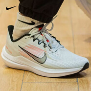 耐克（NIKE）男鞋跑步鞋2025秋季新款網(wǎng)面透氣緩震運動(dòng)鞋時(shí)尚舒適輕便休閑鞋 DD6203-009/WINFLO 9 42