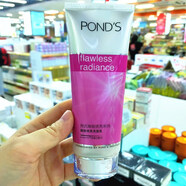 旁氏（POND'S）洗面奶無瑕透白系列明亮潔面乳保濕泡沫去角質(zhì) 新款發(fā)貨100g
