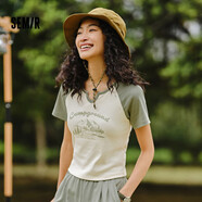 森馬短袖T恤女短款設(shè)計(jì)感印花夏季插肩袖緊身套頭衫109324100036