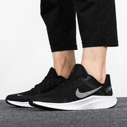 耐克（NIKE）男鞋QUEST 5春季新款飛線(xiàn)透氣休閑輕便百搭緩震氣墊運動(dòng)跑步鞋 DA1105-006黑色 42.5