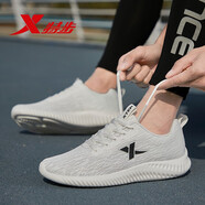 特步（XTEP）男鞋運動鞋男年春夏季網(wǎng)面飛織跑步鞋舒適休閑透氣男士跑步鞋子 米色 44