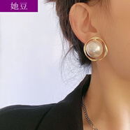 她豆 歐美金屬夸張大珍珠方形復古耳釘女時尚氣質輕奢s925銀針耳環(huán)耳飾