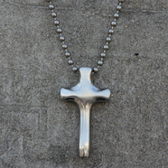 歆詩(shī)家純鈦?lái)楁渹€(gè)性項墜男士時(shí)尚飾品十字吊墜簡(jiǎn)潔款搭配鈦珠鏈流行風(fēng)格校園潮范男友女友生日禮物禮品歐美風(fēng)