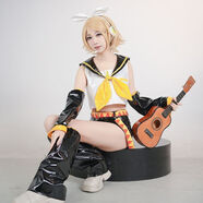 初音未來鏡音雙子cos服裝鏡音鈴鏡音連水手服cosplay服裝漆皮全套 漆皮*鈴全套衣服+假發(fā)+耳機(jī) L