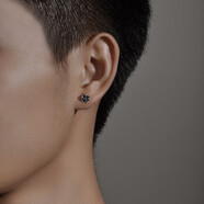 QMXD黑色四葉草耳釘男單只潮流韓版鑲鉆小眾百搭學(xué)生痞帥耳飾品送男友 單只