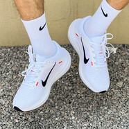 耐克（NIKE）男鞋 夏季新款運動鞋ZOOM WINFLO氣墊緩震跑鞋網(wǎng)面透氣跑步鞋 WINFLO 10/白黑 44