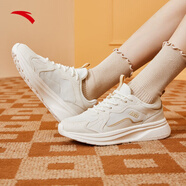 安踏（ANTA）女鞋網(wǎng)面透氣休閑鞋女2025春夏季新款輕便百搭運動鞋舒適耐磨鞋子 象牙白/泥沙灰/太空塵土灰-1 37.5