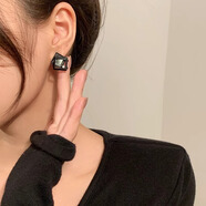 月隨人 黑色耳釘女養(yǎng)耳洞睡覺不用摘耳環(huán)小巧氣質(zhì)高級感耳飾 灰水晶黑框耳釘 A0834