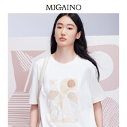 曼婭奴（MIGAINO）女裝2025年早秋款設(shè)計感重工亮片落肩T恤MO32RA014 米杏 160/84A/M