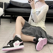 耐克（NIKE）Air Jordan 1 Mid GS AJ1 女款防滑耐磨中幫復(fù)古運(yùn)動(dòng)休閑籃球鞋 555112-103黑白粉 35.5