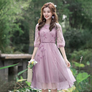 2025春夏新款女裝繡花碎花蕾絲收腰顯瘦網(wǎng)紗中長(cháng)款連衣裙 泠崖 粉紅色 L