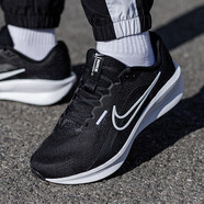 耐克（NIKE）男鞋春季新款緩震運動鞋夜跑鞋子輕便簡約網(wǎng)面透氣休閑鞋跑步鞋 FJ1284-001/黑白/回游者13 42.5