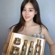 覓見(jiàn)微精華酵母煥膚乳童顏噴霧氨基酸潔面慕斯LQBD 覓見(jiàn)青春緊致煥顏修護(hù)套盒