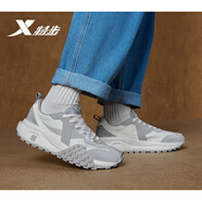 特步（XTEP）男鞋運(yùn)動休閑春夏透氣復(fù)古X70增高老爹鞋 帆白/煙霧灰 39