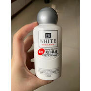 日本daiso大創(chuàng)er胎盤素亮白精華液爽膚水120ml淡化提亮 120ml 乳液