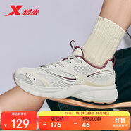 特步男鞋運動(dòng)休閑鞋秋冬保暖耐磨防滑2025新款Y2K百搭學(xué)生鞋子男