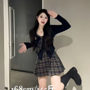 依慕琪梨形身材穿搭套裝秋冬季女裝感大碼胖妹妹小肉瑤學(xué)院風(fēng)新款PO 黑色上衣+格子半身裙 關(guān)注店鋪 9XL m 90-105