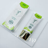 馥珮馥佩多效隔離BB霜女保濕耐水耐汗不易脫妝學(xué)生BB霜彩妝化妝品 隔離BB霜40g（白色）