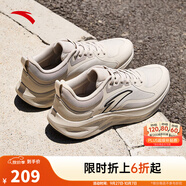 安踏（ANTA）逸塵丨革面緩震輕質(zhì)跑步鞋男黑色通勤運(yùn)動(dòng)鞋跑鞋輕便防潑水跑鞋男 【密網(wǎng)版】素霧灰-3 44 (男10)