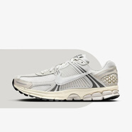 NIKE耐克Air Zoom Vomero 5黑武士 男子透氣緩震輕便跑步鞋 HF0731-007 40