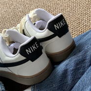 耐克（NIKE）官方艦店男鞋透氣低幫板鞋 新款簡(jiǎn)版運動(dòng)鞋耐磨防滑潮搭休閑鞋男 133-帆白淺褐-專(zhuān)柜正品 43