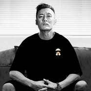 倉石一樹(shù)潮牌輕奢老佛爺男士短袖T恤純棉歐洲站高端徽章怪獸高端情侶上衣 黑色 4XL