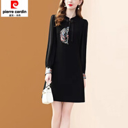 皮爾卡丹（pierre cardin）新中式國風(fēng)繡花連衣裙女2025春季新款修身氣質(zhì)別致盤(pán)扣改良旗袍裙 黑色 M 90-105