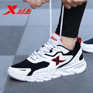特步（XTEP）男鞋夏季運(yùn)動(dòng)鞋2025新款網(wǎng)面透氣減震防滑跑步鞋潮輕便休閑鞋子男 新白色/黑紅 網(wǎng)面透氣 41 【官方授權(quán) 現(xiàn)貨速發(fā)】