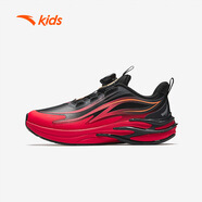 安踏兒童運動(dòng)鞋男大童犟彈科技跑步系列旋鈕赤焰5革面跑鞋312515517N