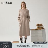 謎底衛(wèi)衣裙長袖女2024冬新品休閑風(fēng)套頭抽繩收腰連衣裙244ML1621 沙漠色 S
