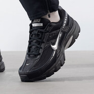 耐克（NIKE）官方艦店男鞋夏季運(yùn)動(dòng)鞋緩震透氣輕便跑步鞋時(shí)尚休閑鞋復(fù)古老爹鞋 IB4595-001/休閑復(fù)古/黑銀 42.5