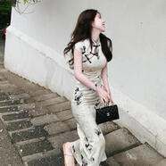 雷黛茜大碼新中式改良旗袍清冷感復古印花盤(pán)扣年輕款修身包臀連衣裙 主圖款 2XL 【建議140-160斤】