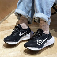 耐克（NIKE）女鞋夏季新款 ZOOM FLY 5 運(yùn)動(dòng)鞋緩震公路跑鞋厚底休閑鞋 DM8974-001黑白 36.5