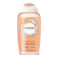 【準新品】芳芯（femfresh）經(jīng)典款女性私處洗液護理液弱酸沐浴露洋甘菊日常型250ml