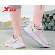 特步（XTEP）運動鞋跑鞋春季網(wǎng)面透氣輕便跑步鞋女鞋休閑鞋子 粉紅 40