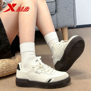 特步女鞋皮革面透氣防水休閑防滑板鞋百搭復古學(xué)生運動(dòng)跑步鞋子小白鞋 帆白/鴿子灰/黑 35