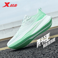 特步【足下青風(fēng)】?jì)汕Ч锶苄徴疠p便耐磨體測運動(dòng)鞋跑步鞋