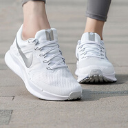 耐克（NIKE）官方 艦店女鞋 2025秋新款運動鞋 氣墊輕便跑步鞋 【飛線技術(shù)-現(xiàn)貨速發(fā)】【白銀】 36 /225/5.5