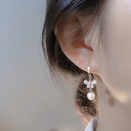 覽日鳥網(wǎng)紅貝珠珍珠流蘇耳環(huán)女耳飾時尚氣質(zhì)感耳墜送女友老婆媽媽耳釘 蝴蝶款（配精美包裝盒）
