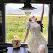 元蓓盈2025新款蝴蝶仙女收腰泡泡公主前短后長(cháng)一字感小眾連衣裙 米白色 S