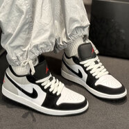 NIKE耐克男鞋女鞋AJ1情侶鞋Air Jordan 1低幫新年紅白休閑籃球運(yùn)動(dòng)鞋 經(jīng)典款黑白 39 【GS】