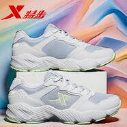 特步（XTEP）女鞋輕便緩震跑步鞋夏季新款透氣厚底老爹鞋時尚百搭休閑鞋潮鞋女 淺灰蘭 35