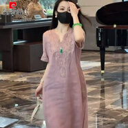皮爾卡丹（pierre cardin）日外單%7E新中式國(guó)風(fēng)重工刺繡苧麻連衣裙夏高端氣質(zhì)V領(lǐng)麻長(zhǎng)裙子 淺紫色（少量現(xiàn)貨） M 【建議115斤以下】
