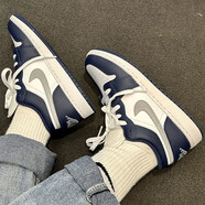 耐克（NIKE）籃球鞋女鞋 AirJordanaj1板鞋秋季低幫透氣休閑輕便運(yùn)動(dòng)鞋 潮品 553560-141 AJ1白藍(lán)灰 36