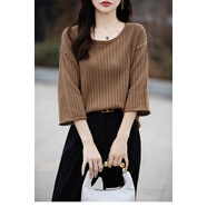 俞兆林圓領(lǐng)針織鏤空喇叭袖t恤2025夏季新款時(shí)尚簡(jiǎn)約寬松顯瘦七分袖上衣 駝色 S _95斤以下